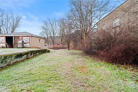 Exterior - 321 2nd St, Freeport, PA 16229 photo 4 of 5