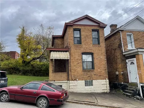 712 5 Penn St, Braddock, PA 15104