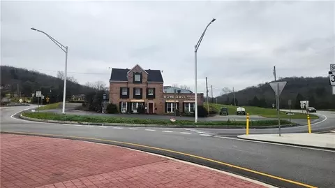 2 La Belle Vue Rd, Vandergrift, PA 15690