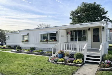 767 Cloverleaf Cir, Delmont, PA 15626