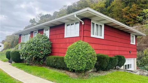 133 Old Pike Rd, Freeport, PA 16229