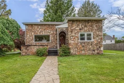 1230 Vine St, Connellsville, PA 15425