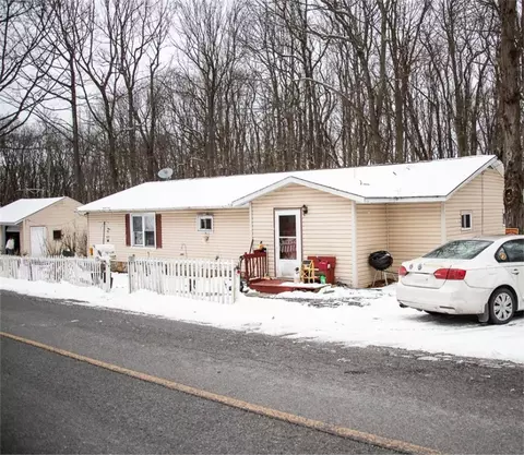 1227 Mount Carmel Dr, Windber, PA 15963