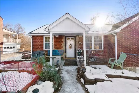 330 Wilson Dr, Pittsburgh, PA 15235