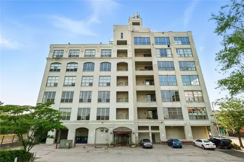 5850 Centre Ave #210, Pittsburgh, PA 15206
