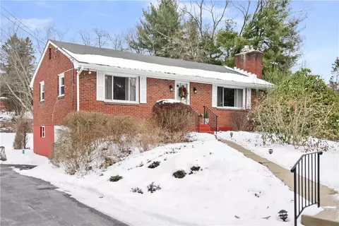4043 Ewalt Rd, Gibsonia, PA 15044
