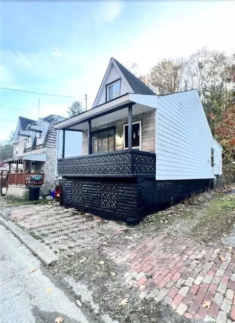 3326 Spring Garden Rd, Pittsburgh, PA 15212