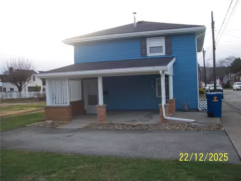 49 E 4th Ave, Latrobe, PA 15650