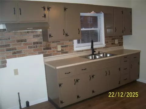 Kitchen - 49 E 4th Ave, Latrobe, PA 15650 photo 1 of 1
