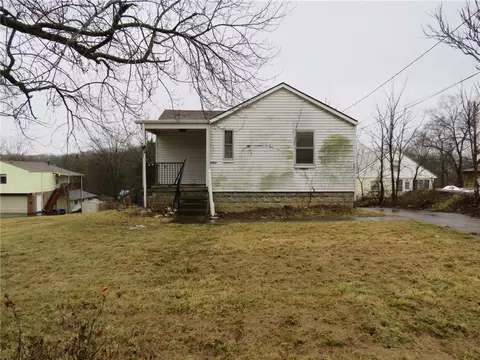 3028 Leechburg Rd, Lower Burrell, PA 15068