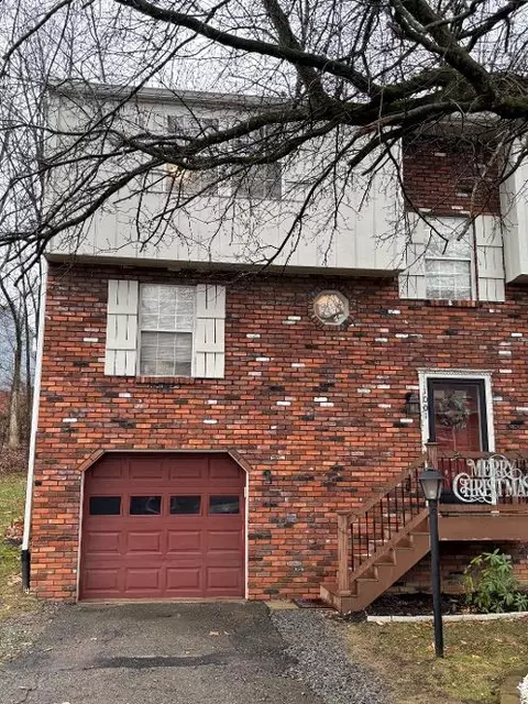 1001 Timberglen Dr, Imperial, PA 15126