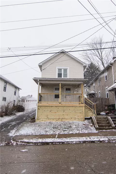 105 Washington St, Mount Pleasant, PA 15666