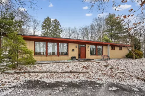 290 Maple Dr, Greensburg, PA 15601
