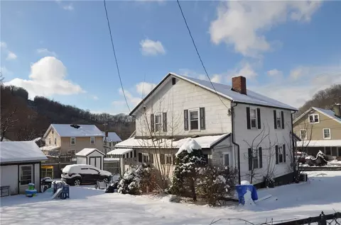 805-807 Pittsburgh St, Lower Burrell, PA 15068