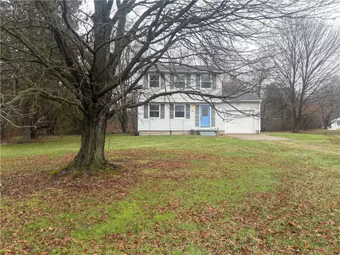 395 Dermond Rd, Hermitage, PA 16148