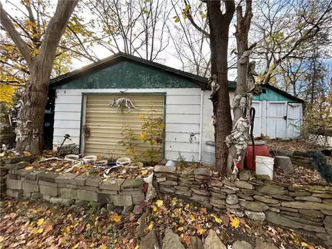 Exterior - 357 Ohio Ave, Clairton, PA 15025 photo 4 of 9