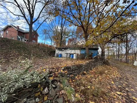 Exterior - 357 Ohio Ave, Clairton, PA 15025 photo 5 of 9