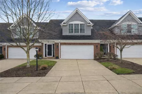 204 Lenox Ct, Imperial, PA 15126