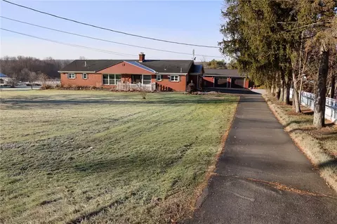 404 E Jamestown Rd, Greenville, PA 16125