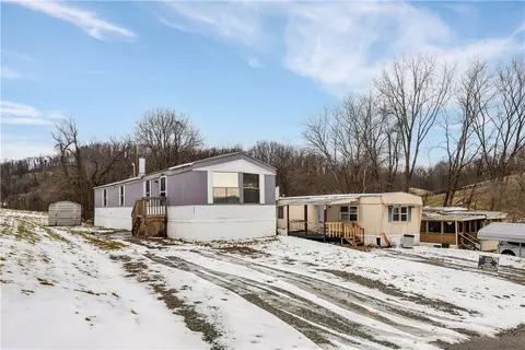 111 Dancer Ln, Jeannette, PA 15644