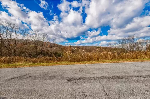 003 Oak Crest Dr, Stoystown, PA 15563
