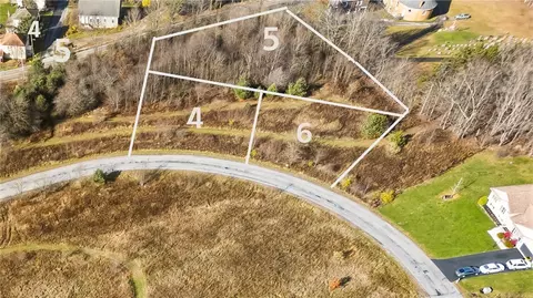 004 Oak Crest Dr, Stoystown, PA 15563