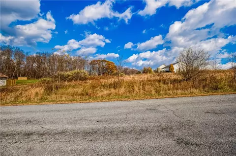 009 Oak Crest Dr, Stoystown, PA 15563
