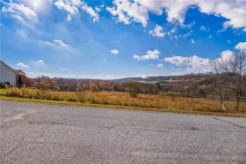 031 Oak Crest Dr, Stoystown, PA 15563