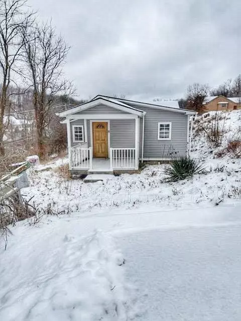 105 Penn Ave, Bentleyville, PA 15314