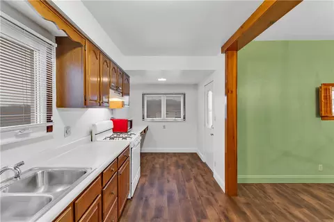Kitchen - 324 Beech St, Vandergrift, PA 15690 photo 2 of 2