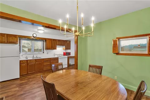Dining - 324 Beech St, Vandergrift, PA 15690 photo 1 of 2