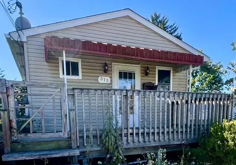 315 W Miller Ave, Homestead, PA 15120