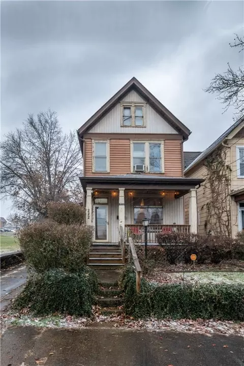 222 N 2nd St, Jeannette, PA 15644