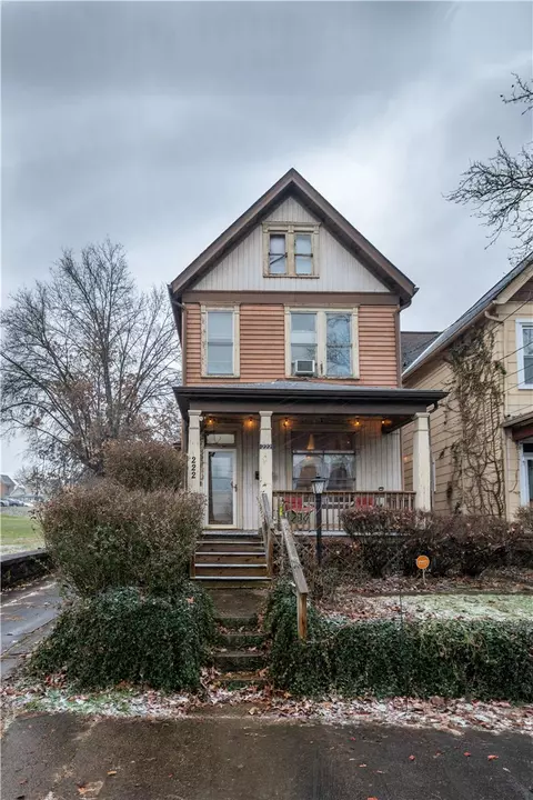 222 N 2nd St, Jeannette, PA 15644