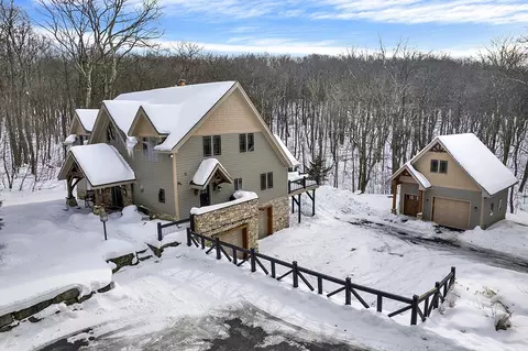 316 Cinnamon Fern Dr, Somerset, PA 15501