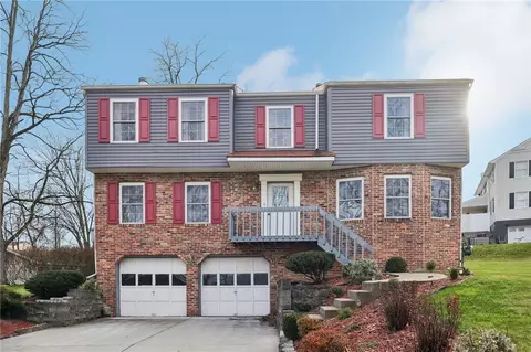 11006 Hunters Woods Ln, North Huntingdon, PA 15642