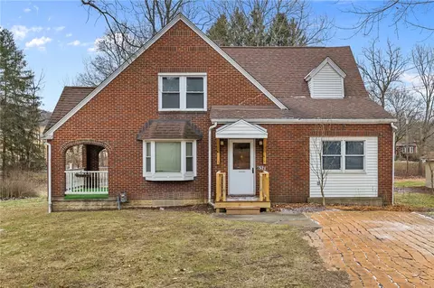 637 Freeport Rd, Freeport, PA 16229