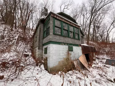 832 Oak Ave, Rochester, PA 15074