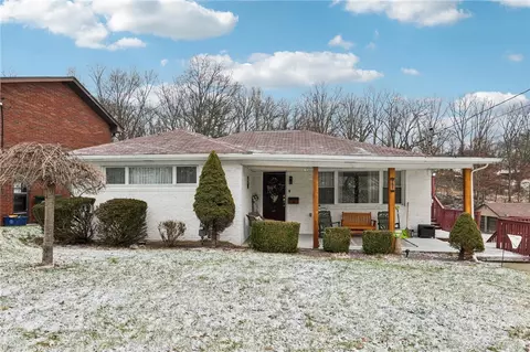 701 Smiley St, Ellwood City, PA 16117