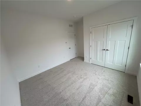 203 Lola Ct, Mckees Rocks, PA 15136