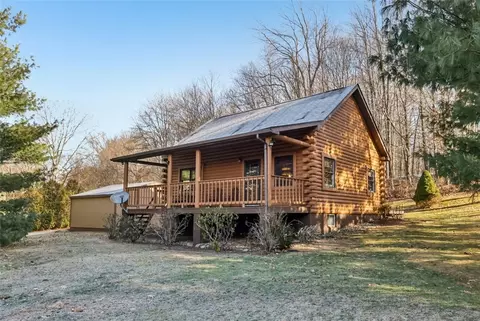 2977 Jay Dr, New Castle, PA 16101