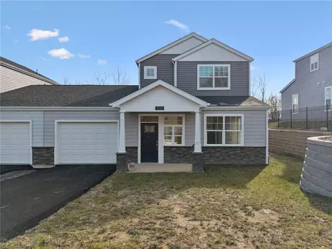 2215 Lebanon Dr, Mckeesport, PA 15135
