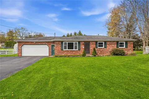 745 Robertson Rd, Hermitage, PA 16148