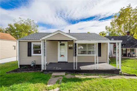 502 Buena Vista St, Washington, PA 15301