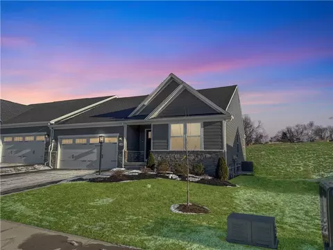 208 Mary Ln, Coraopolis, PA 15108