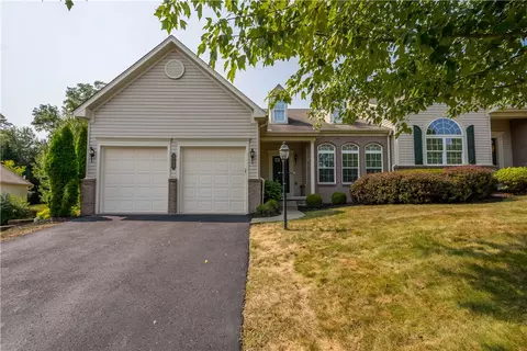 205 Maple Ridge Dr, Canonsburg, PA 15317