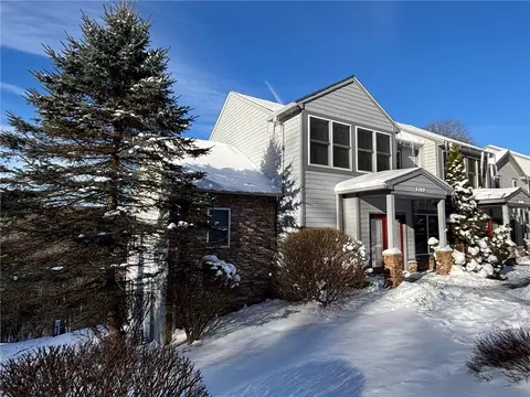 1319 Westridge Dr, Hidden Valley, PA 15502