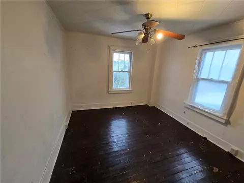 322 Chestnut St, Vandergrift, PA 15690 photo 6