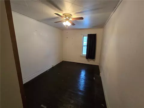 322 Chestnut St, Vandergrift, PA 15690 photo 5