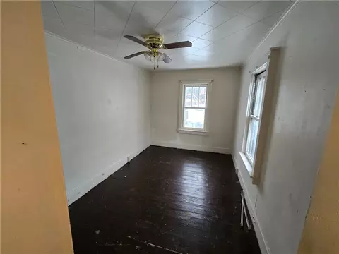 322 Chestnut St, Vandergrift, PA 15690 photo 8
